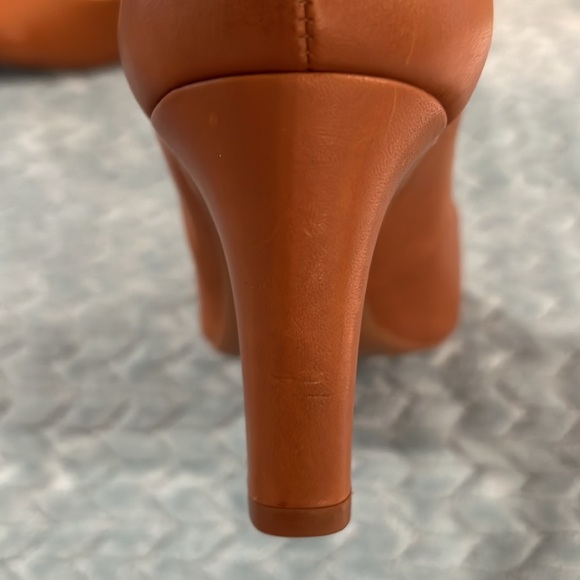 Beautiful camel colored Anne Marie 4flex technology pumps, NEVER WORN - Picture 4 of 5